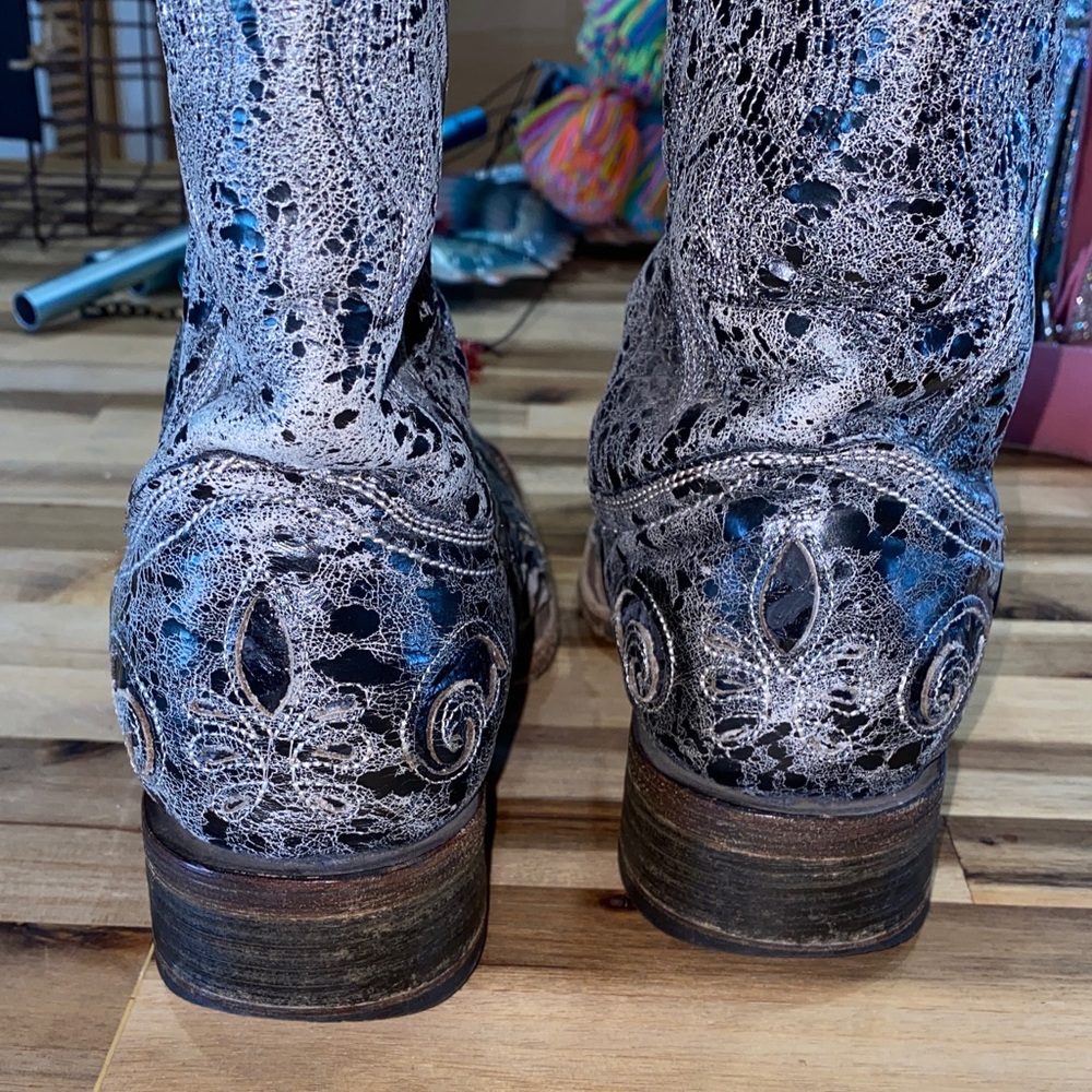 Vintage Corral boots Black with distressing and Lizard inlay - Picture 7 of 14